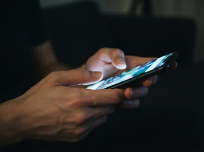 Stop Doom Scrolling: 4 Ways to Protect Your Mental Health Online